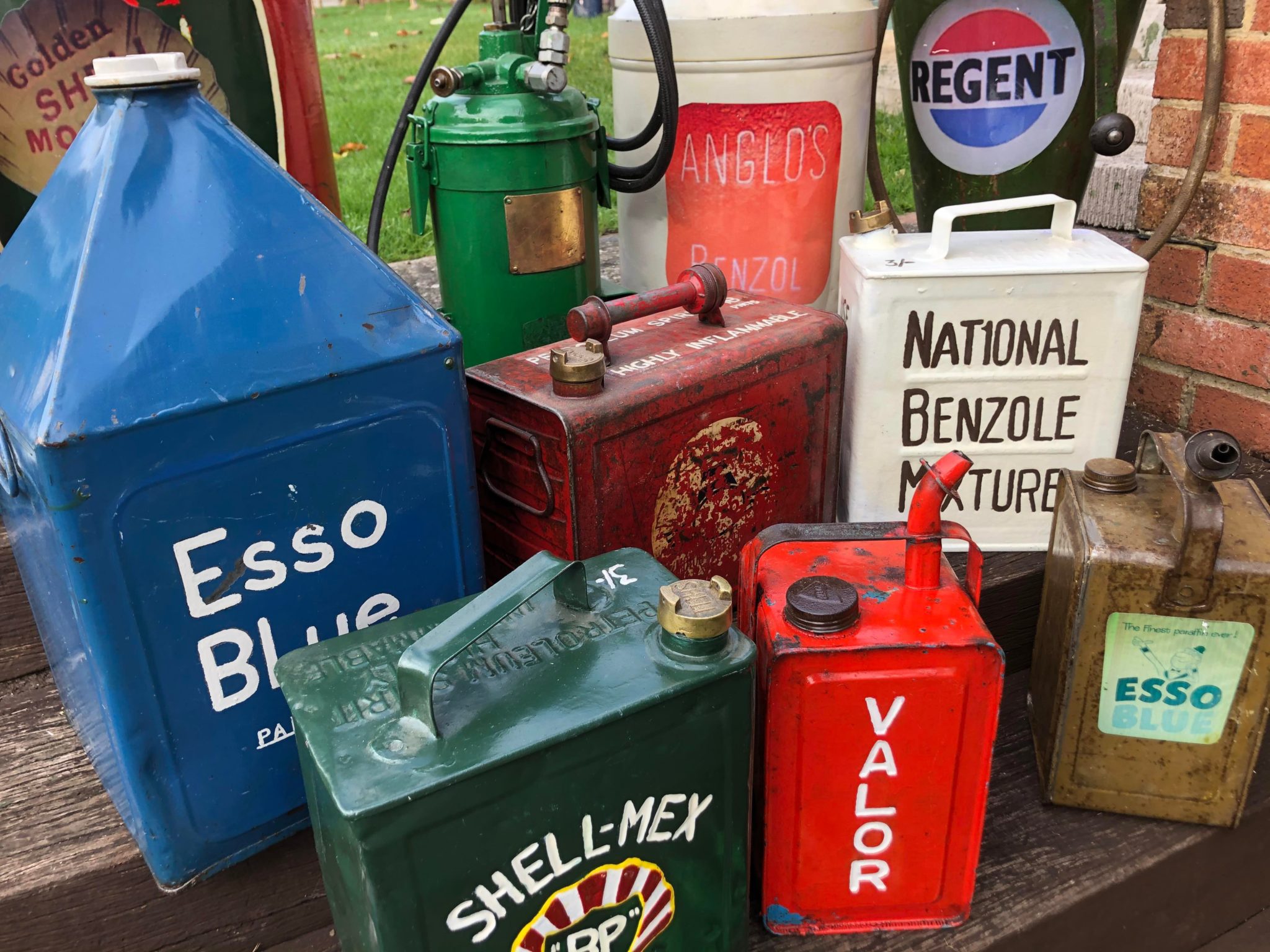 oil cans 2
